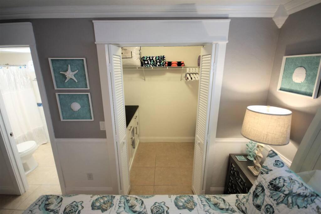 Stylish And Modern 2 Bedroom, 2 Bathroom. The Mermaid Suite. Fort Myers Beach Eksteriør bilde